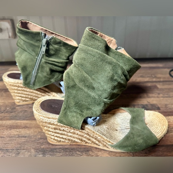 Eric Michael Olive Green Suede Espadrille Sandals Size 39 9 - Picture 8 of 13